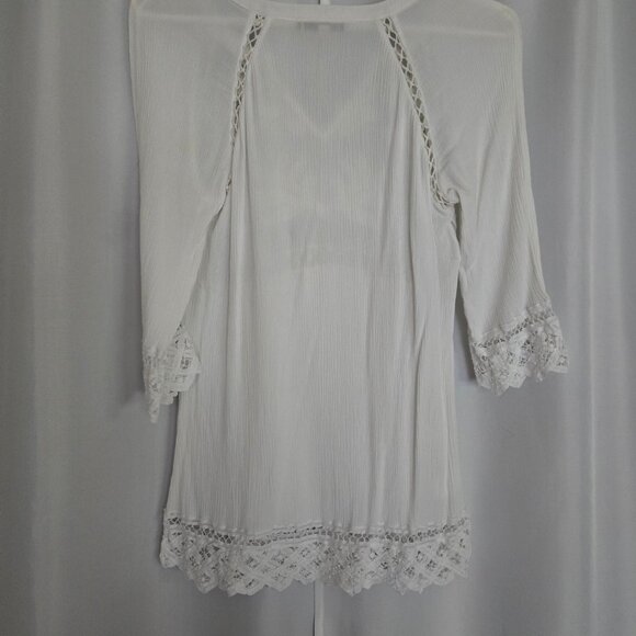 Pale Sky lace top - Picture 9 of 11